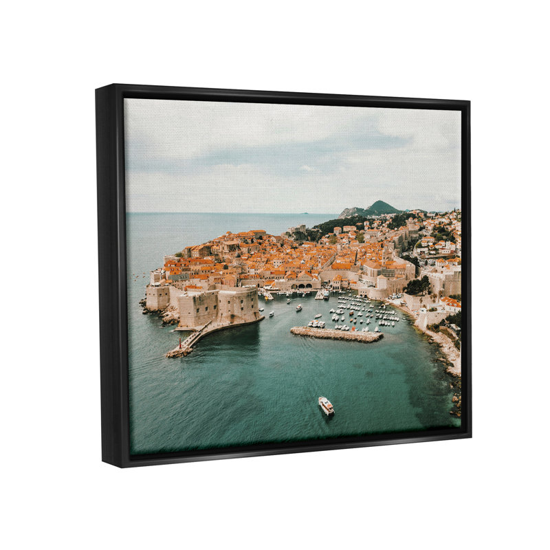 «Seaside Port Town Architecture», art mural sur toile par Krista Broadway, Cadre flottant noir de jais