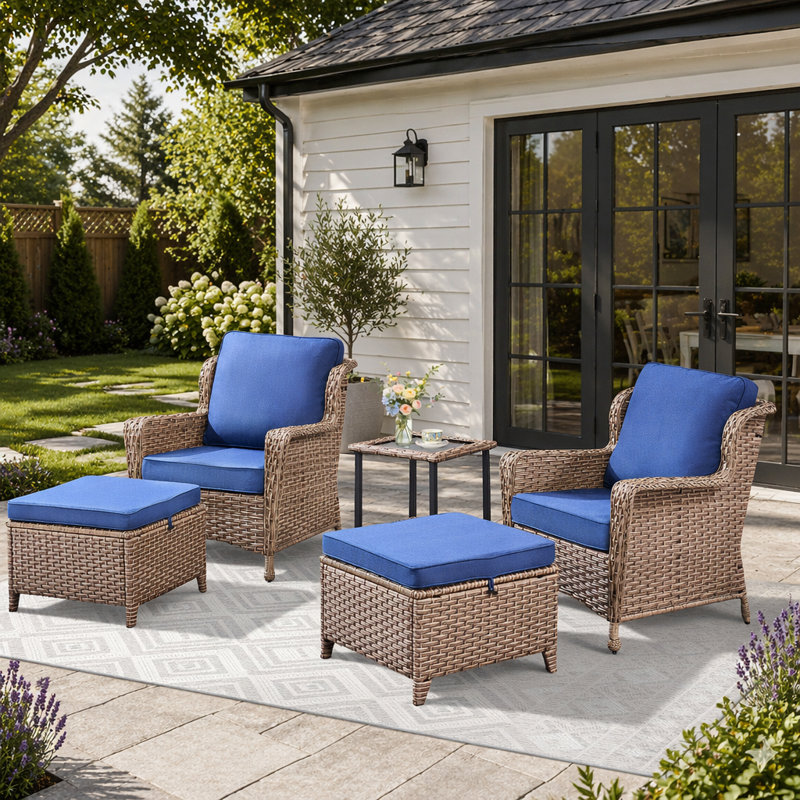 Ensemble de chaises longues d'extérieur 5 pièces avec table d'appoint et repose-pieds, parfait pour la détente sur le patio, le porche ou la terrasse