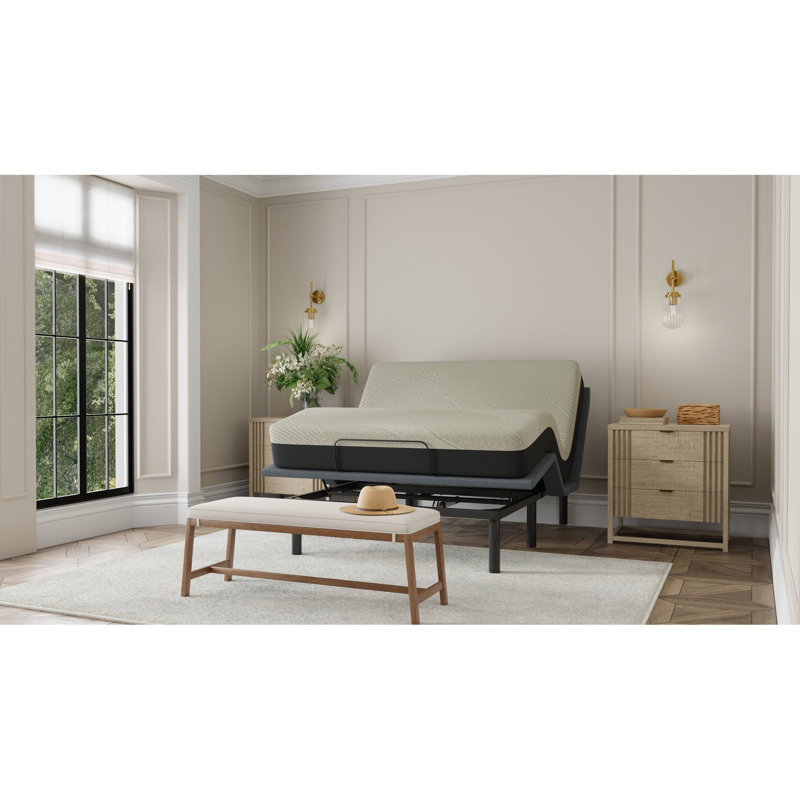 Matelas en gel très ferme de 8 po pour confort et soutien. Minimise l'impact du mouvement. Respirant et frais pour une meilleure nuit de sommeil. Couche de soutien de 2 po, couche de soutien de 4 po de profondeur. Housse à fermeture à glissière amovible. Noir gris