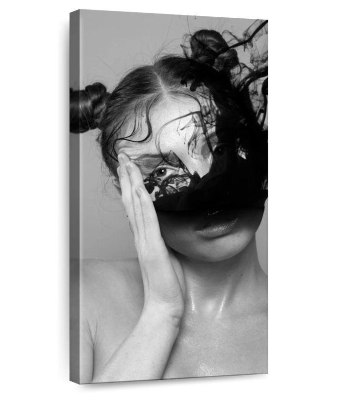 Portrait féminin de pensées fluides, H 24 po x l 12 po