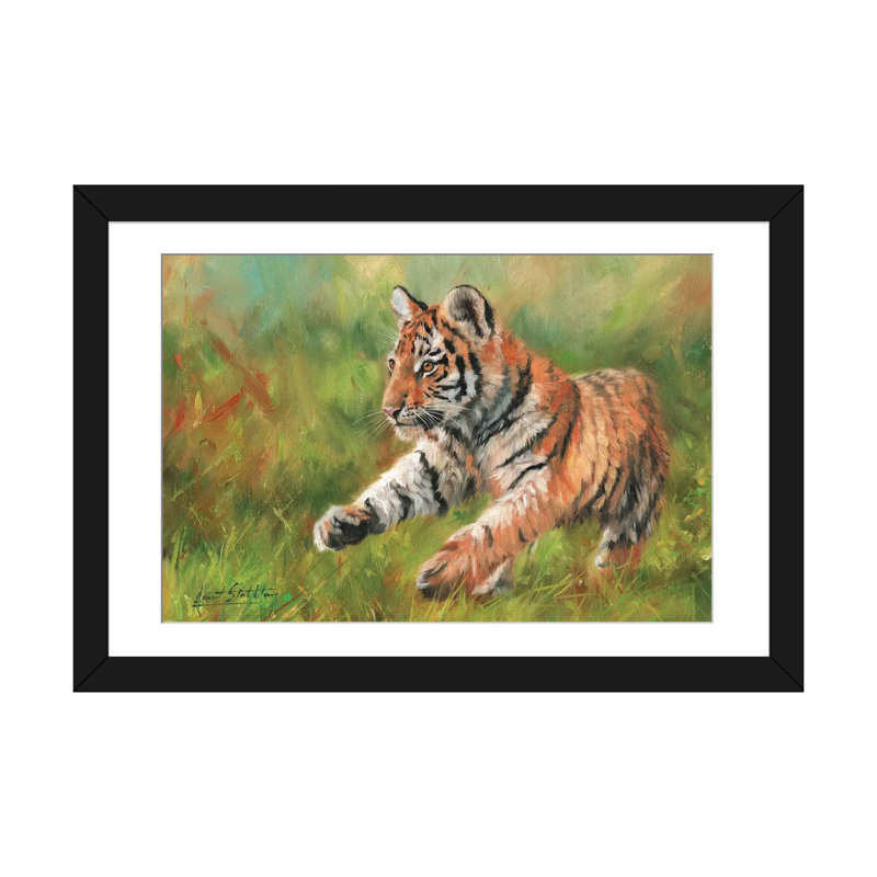 « tiger cub running », impression sur toile, H 16 po x l 24 po x P 1 po, Papier d'art encadré noir, Blanc