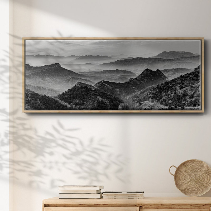 «Mountains of the Great Wall», toile encadrée, H 8 po x l 20 po