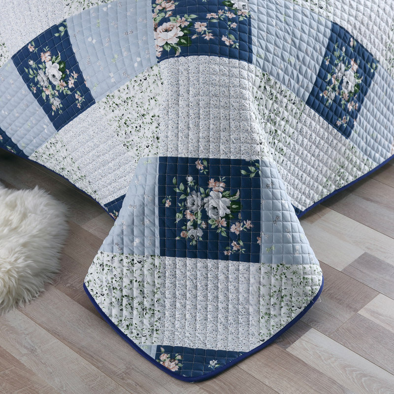Cotton Blend Sateen Floral Quilt, King Quilt + 2 Shams