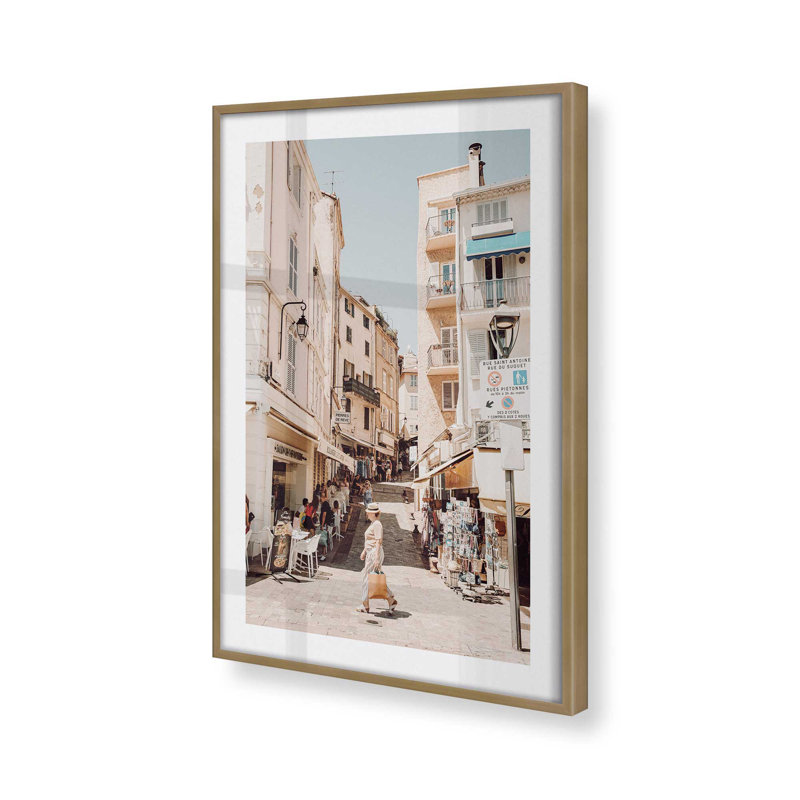 Impression de charme Paris, Cadre doré brossé, H 37,25 po x l 25,25 po x P 1,25 po