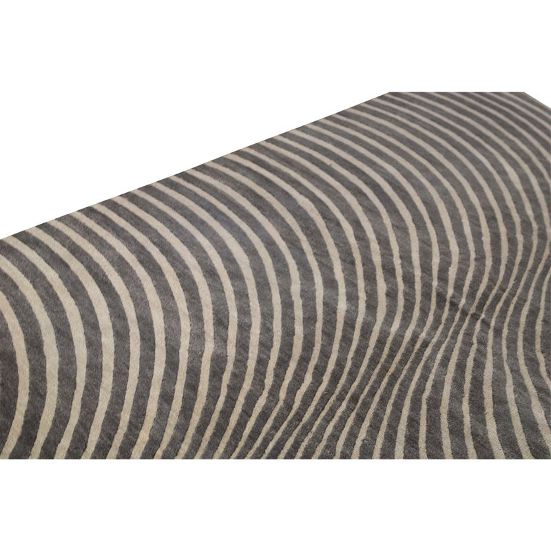 Hand Knotted Area Rug in Gray