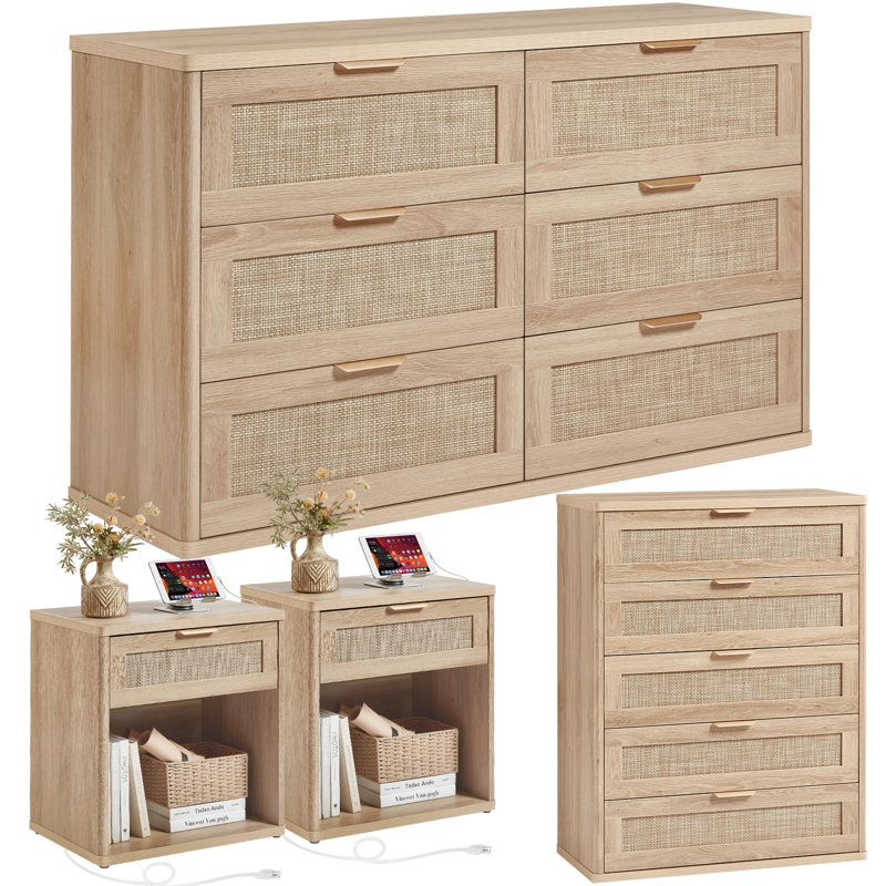 Ensemble de 4 meubles en rotin de style bohème : commode à 6 tiroirs, commode à 5 tiroirs et deux tables de chevet avec station de recharge.