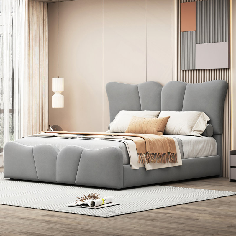 Lit plateforme tapissier en velours