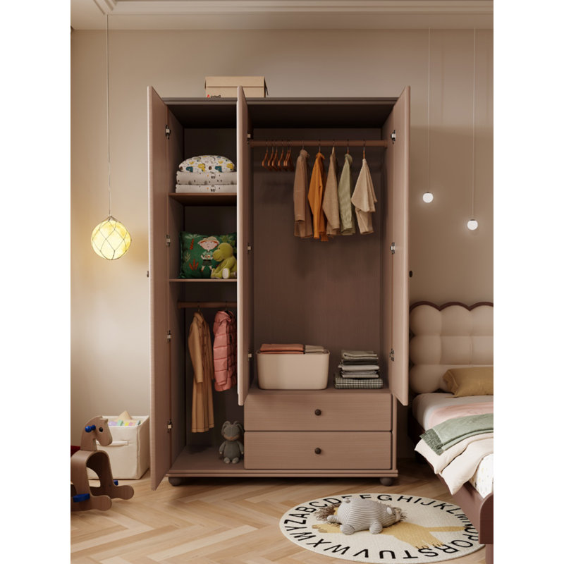 Petite garde-robe simple et moderne