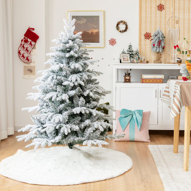 Arbre de Noël enneigé 4,5 pi., H 4,5 po