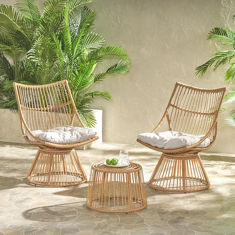 Chaise et table d'appoint