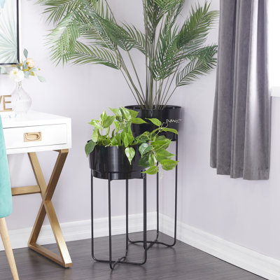 Cosmoliving by Cosmopolitan 2-Piece Iron Planter Set