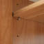 Meuble-lavabo transitionnel Woodgrain avec lavabo en céramique, pieds en bois massif et portes à fermeture en douceur-129873962