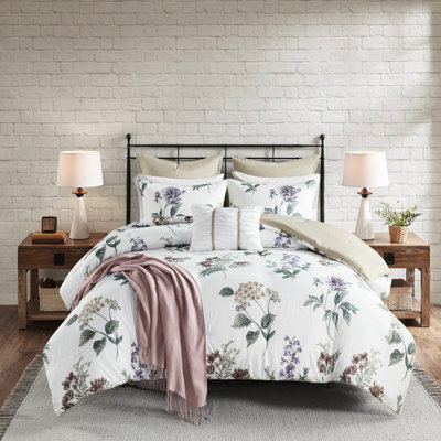 Édredon 7 pièces imprimé taupe / rosé très grand / très grand avec jeté. Contient un édredon, 2 taies décoratives, un coussin Euro 1 et une couverture 50 x 60 pouces. Rembourrage. Motif chalet / chambre à coucher. Lavable à la machine. 100%
