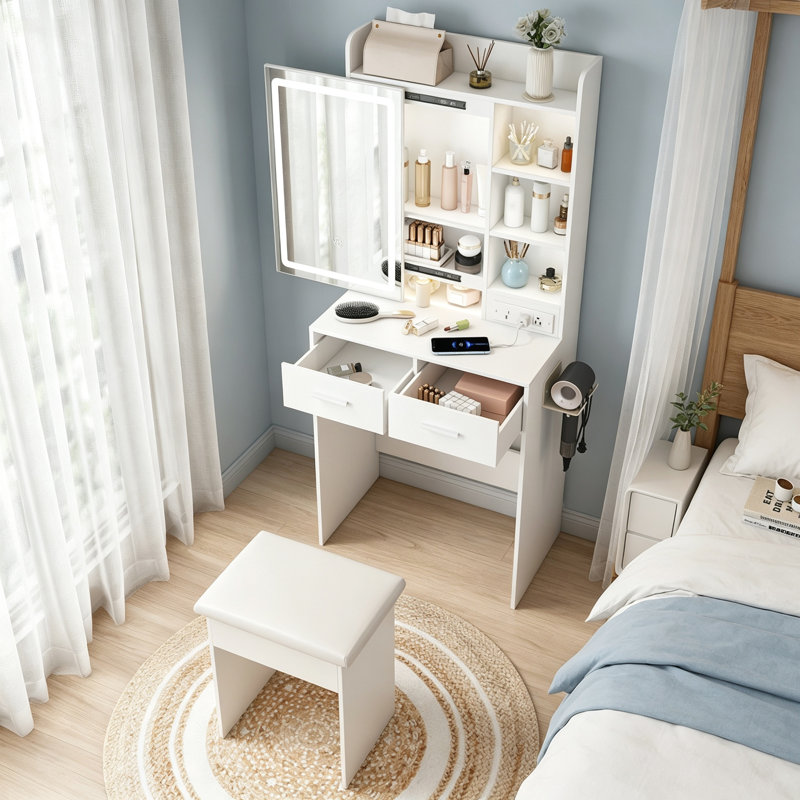 Petite coiffeuse avec miroir, éclairage DEL réglable, prise électrique intégrée, rangement dissimulé, tabouret rembourré et tablette, blanche.
