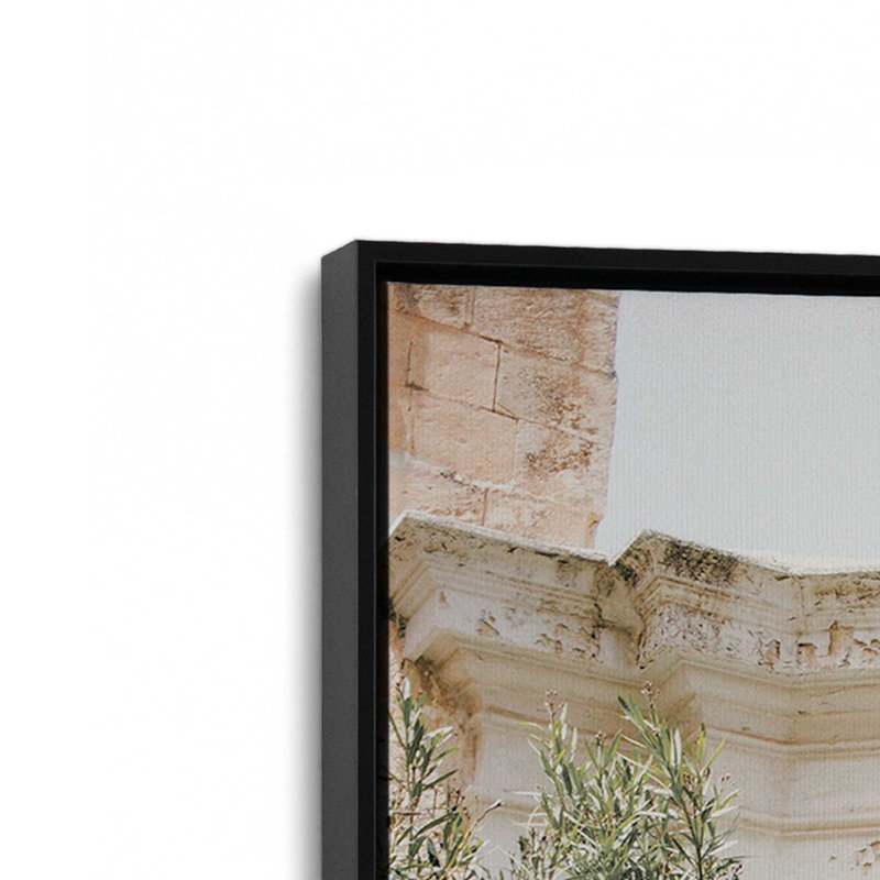 Impression sur toile Secret Garden Gate, Cadre flottant noir satiné, H 48,75 po x l 32,75 po x P 1,75 po