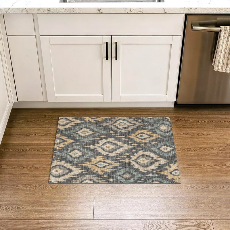 Tapis Chantille ACN3073 Ikat lavable à la machine pour intérieur/extérieur, Gris anthracite, 1'8" x 2'6"
