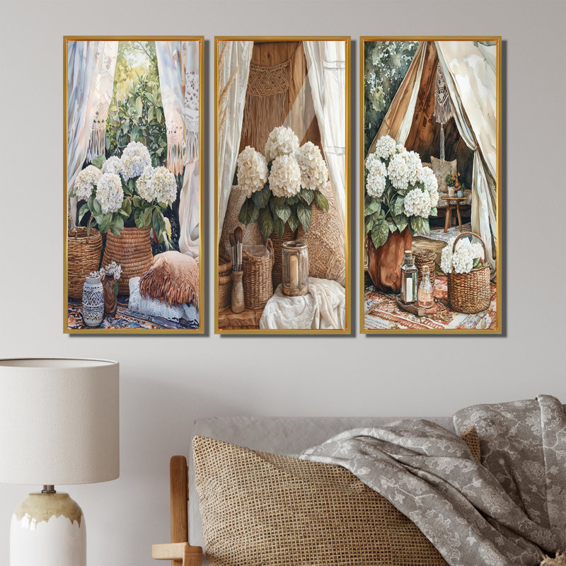 Boho Hydrangeas par The Boho Tent I - Collection d'art mural hydrangées rouges, H 32 po x l 48 po, Doré