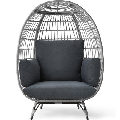 Wicker Outdoor Lounge Chair