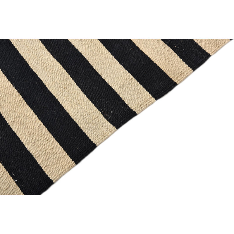 Tapis noir et blanc Ohlson