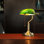 Lampe de bureau de lecture en verre vintage avec chaînette et abat-jour réglable (vert émeraude)