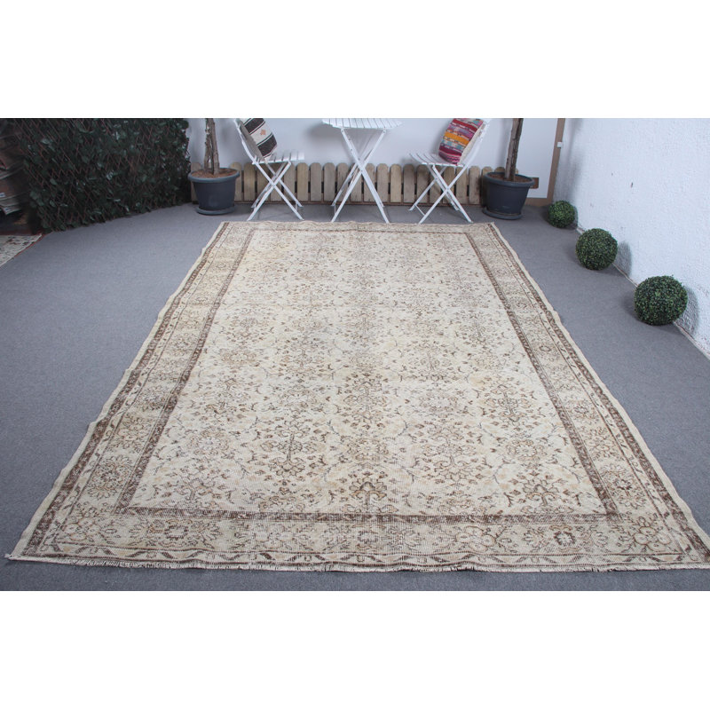Tapis vintage en laine de style turc vintage Oushak beige idéal pour les salons et les décors antiques