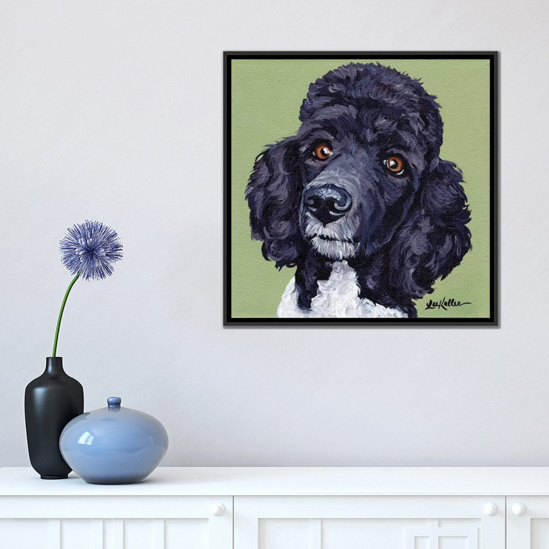 «Standard Poodle Tommy» par Hippie Hound Studios, reproduction sur toile tendue, H 18 po x l 18 po x P 1,5 po, Pas de tapis