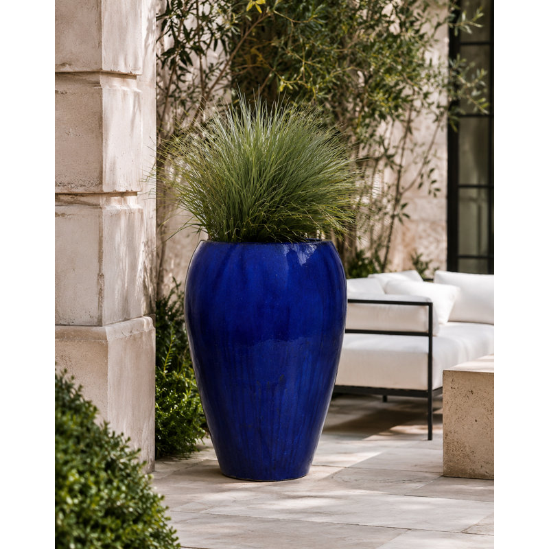 Vase Citizen de 48 cm (19 po) - Bleu tombant, 28" H x 19" W x 19" D, Blue