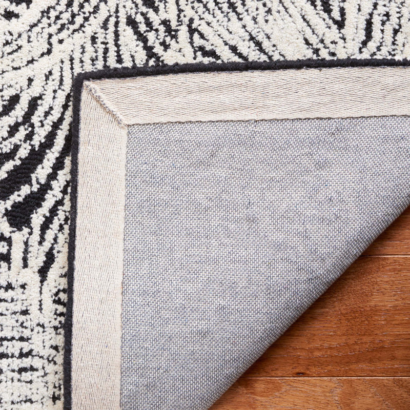 Harisan Hand Tufted Wool Cotton with Latex Floral Rug in Ivory/Black, Rectangle 4' x 6'