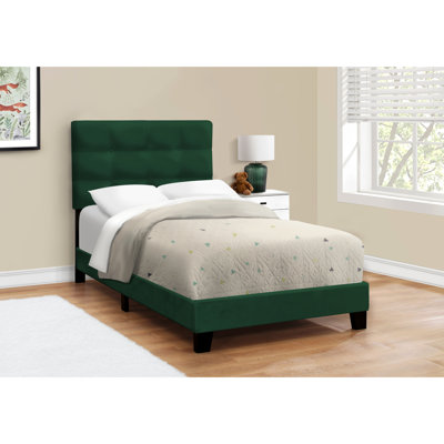 Lit plateforme tapissier en velours pour espace jeunesse avec cadre chic et chambres juvéniles en tissu