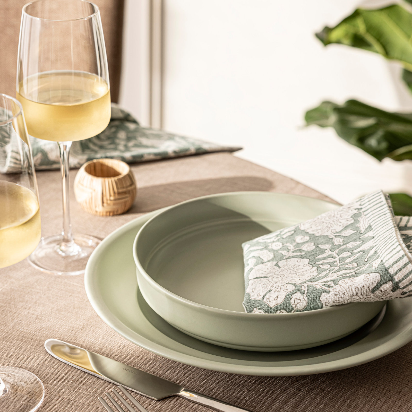 Rimmed Stoneware Pasta Bowl, Green