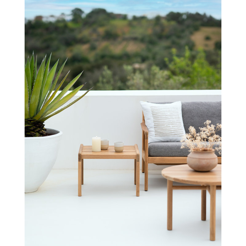 Quatro Outdoor Round Teak, 23.2" Diameter 