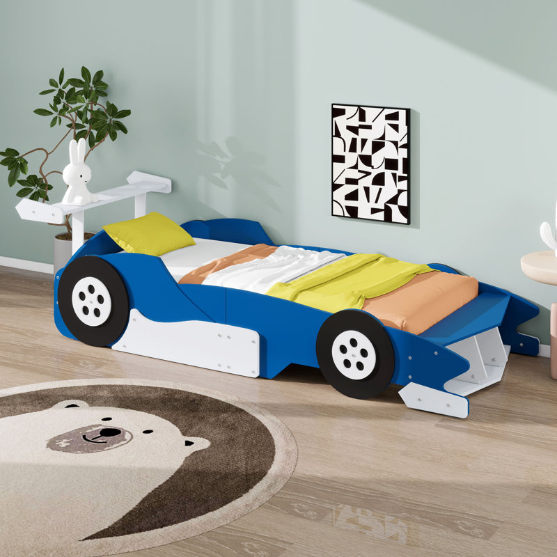 Lit plateforme simple en forme de voiture de course avec tablettes de rangement, cadre de lit de voiture en bois avec roues pour garçons et filles