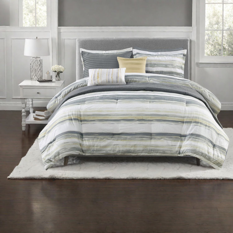 ensemble de literie en édredon en polyester et en courtepointe jaune pour la chambre à coucher moderne