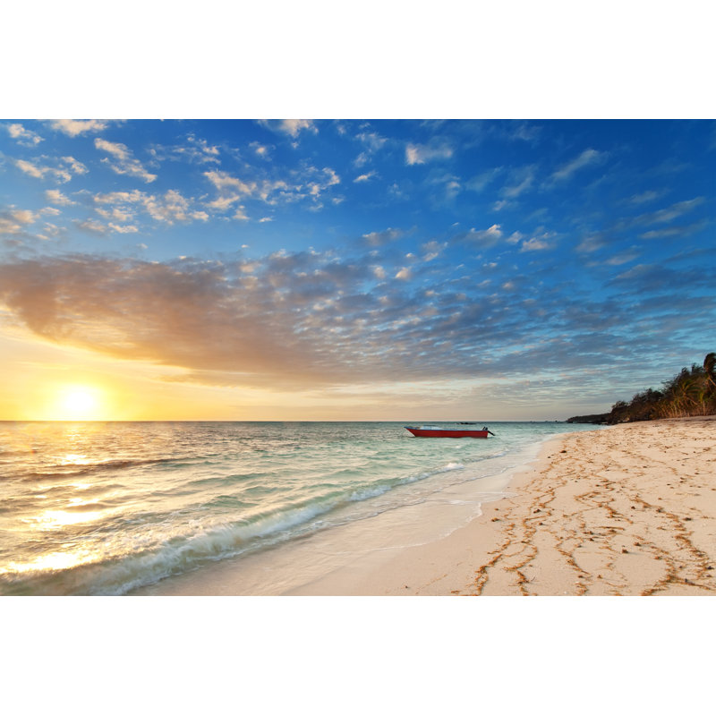 «Sunrise on Nanuya Island» par Oxime - Photographie sur toile tendue, L 36 po x H 24 po
