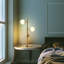 Lampe de table 3 lumières dorées avec abat-jour en forme de globe blanc