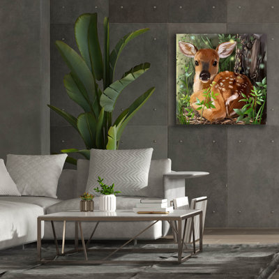  «Cute Deer Lies In The Grass» par Kajenna, art mural sur toile, 37 po x 37 po