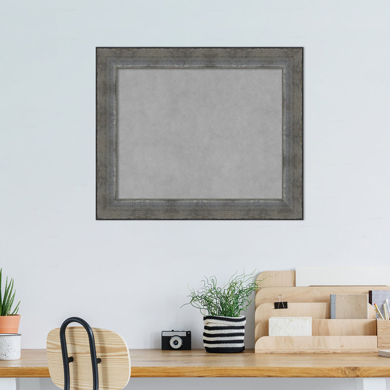 Tableau magnétique encadré étain forgé, H 20 po x l 24 po