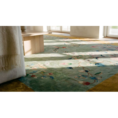 Tapis rectangulaire en laine antique noué à la main vert des années 1920