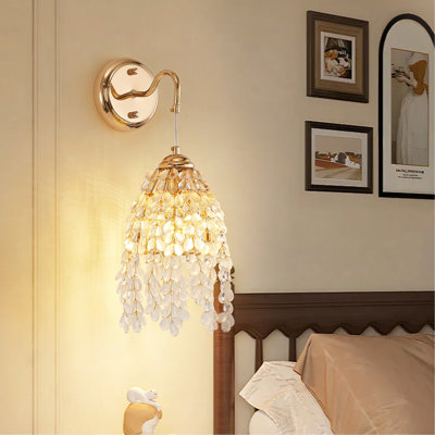 Ensemble de 2 appliques murales à cordon en forme de perles de cristal au cadre doré, douille d'ampoule E12, luminaire suspendu élégant pour le salon, la chambre à coucher et le couloir (ampoule non incluse)
