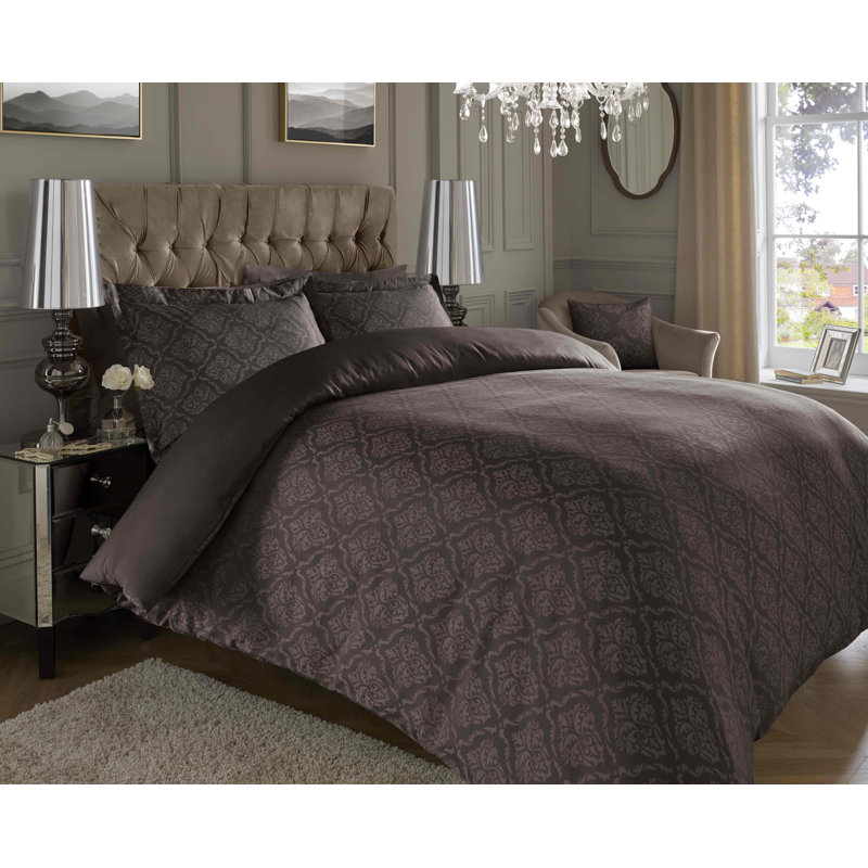 Bria Cotton Blend Damask Duvet Cover Set with Pillowcases Included, Double Duvet Cover + 2 Standard Pillowcases, Brown