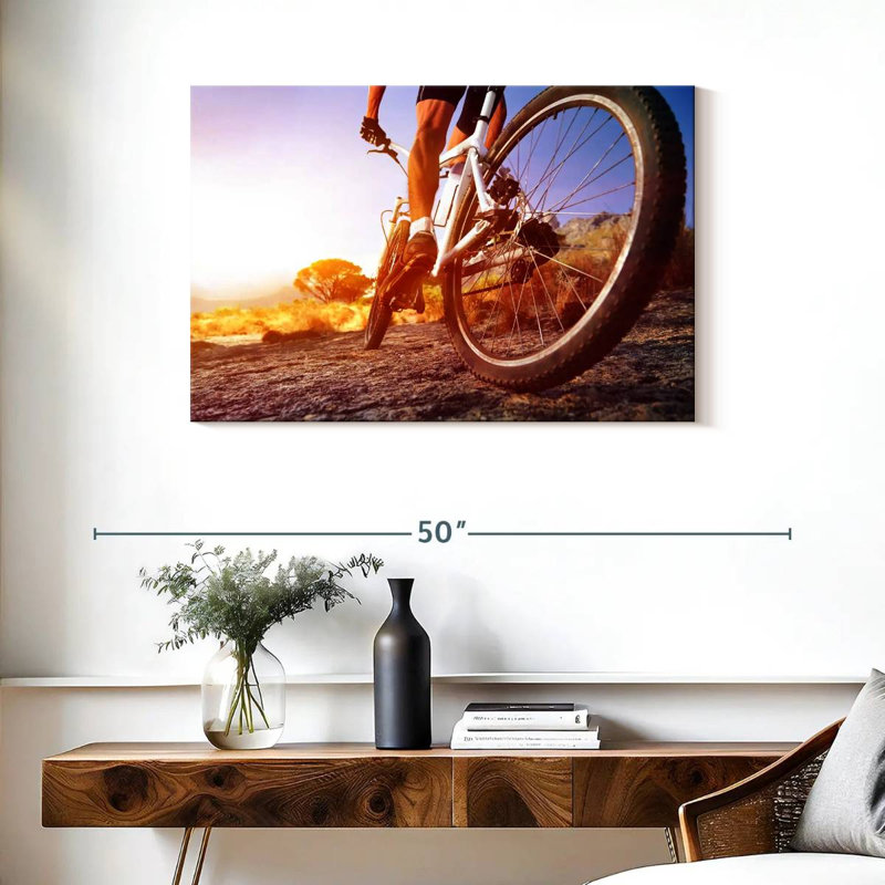 Sireci à vélo au coucher du soleil, H 24 po x l 36 po