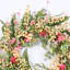 Couronne florale artificielle de 24 po en grappe de verdure, de baies, de fleurs sauvages et de marguerites pour la porte d'entrée