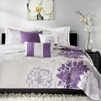 King/ King Quilt - 6 Piece . Printed Cotton With Reversible Floral . King, Print, Backing