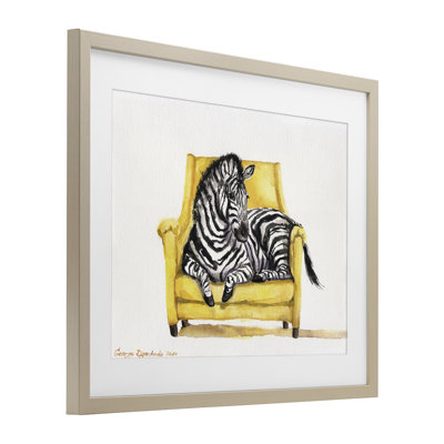Mignon zèbre sur une chaise jaune, reproduction encadrée sous verre, conception de George Dyachenko