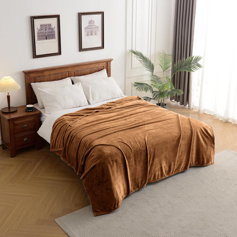 Plush Mink Fleece Blanket – Ultra-Soft, Lightweight Throw For All Seasons, Camel, 200cm x 240cm