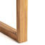 Table d'extérieur en bois de 69 po au fini naturel, ajoutant de l'élégance à votre élégante finition de salle à manger pour des soupers mémorables