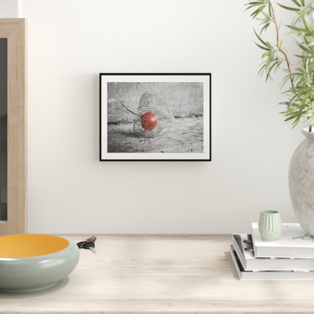 Gerahmtes Poster Leckere Physalis in Schale