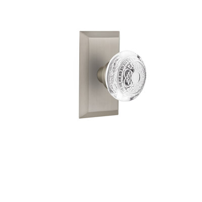 Plaque Studio avec œuf en cristal et poignée de fléchettes