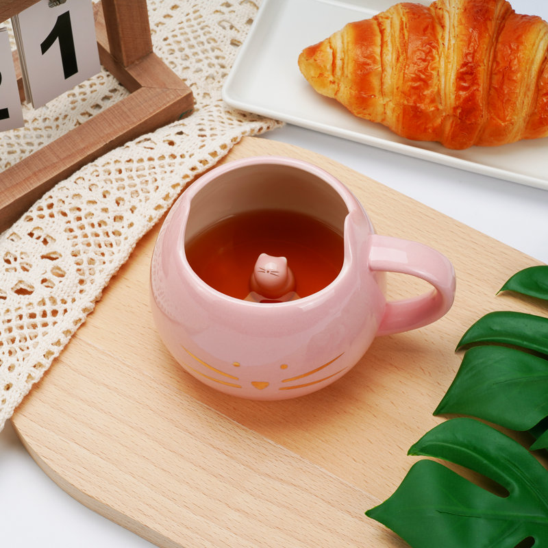 Tasse en céramique rose en forme de chat de 12 oz à motif de chat de 12 oz, visage de chat doré, finition brillante, lavable au lave-vaisselle, idéale pour le café / thé / boissons chaudes, taille compacte convenant aux bureaux / au chevet, cadeau adorable pour les amoureux des chats