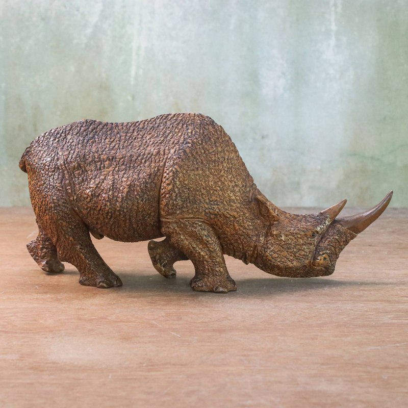 Sculpture en bois de rhinocéros de Bungalow Rose Majestic, Brun